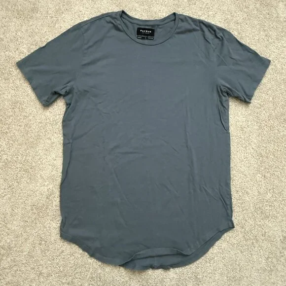 Bundle of 4 T-shirts - Picture 2 of 9